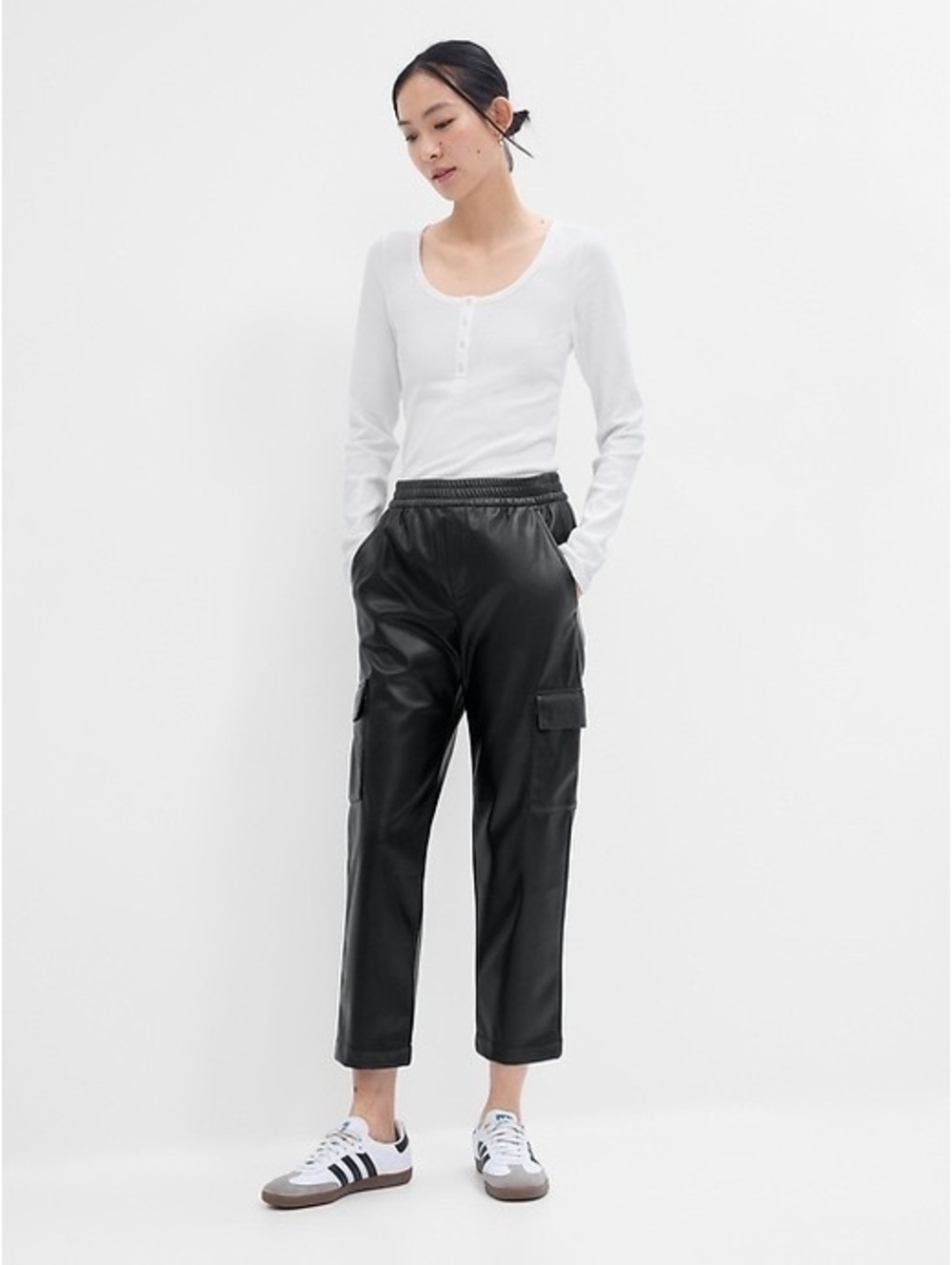 Gap black Mid Rise Easy Vegan-Leather Cargo Pants